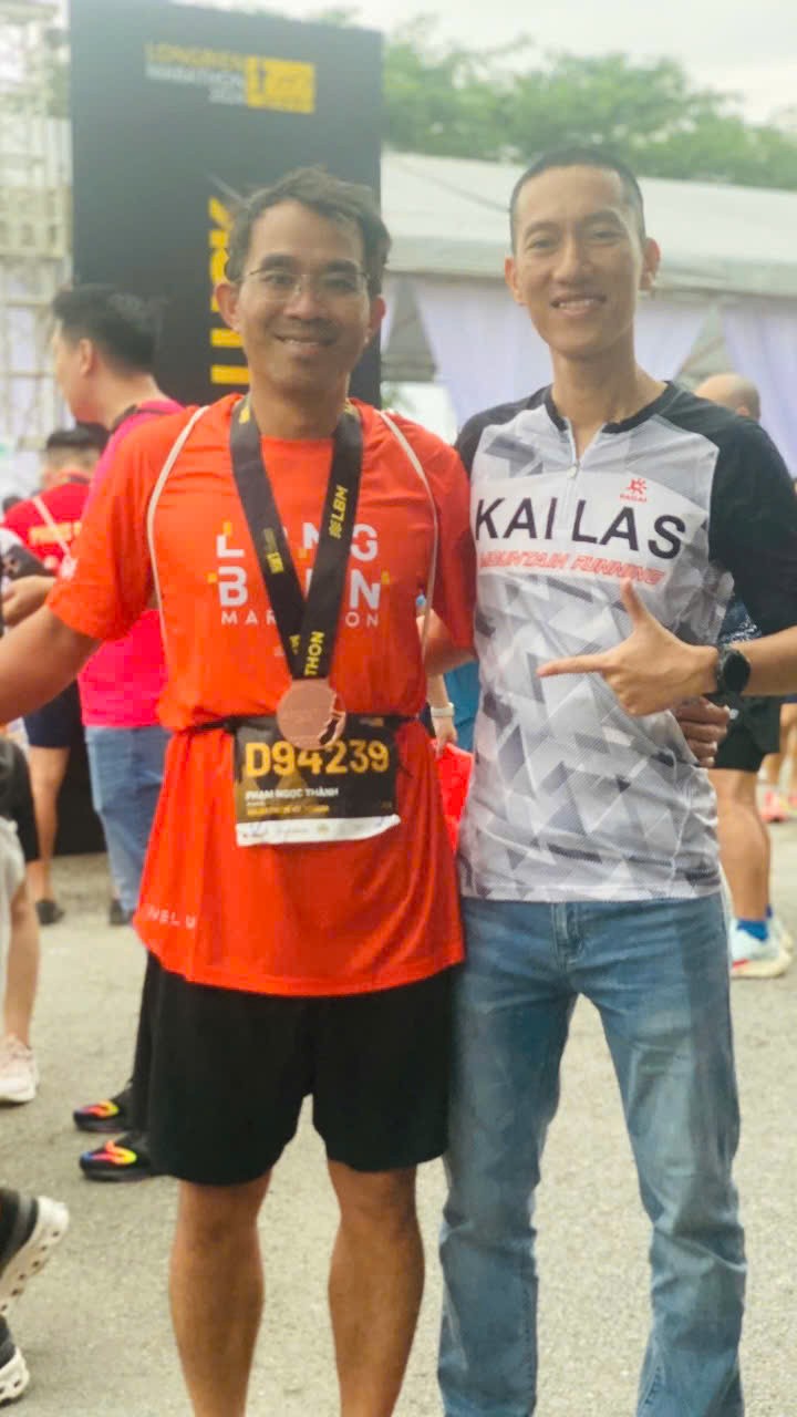 Học viên Thanh hoàn thành Sub 4 marathon cùng Coach Linh